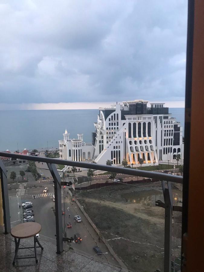 Orbi Plaza Tamara Aparthotel Batumi Ngoại thất bức ảnh
