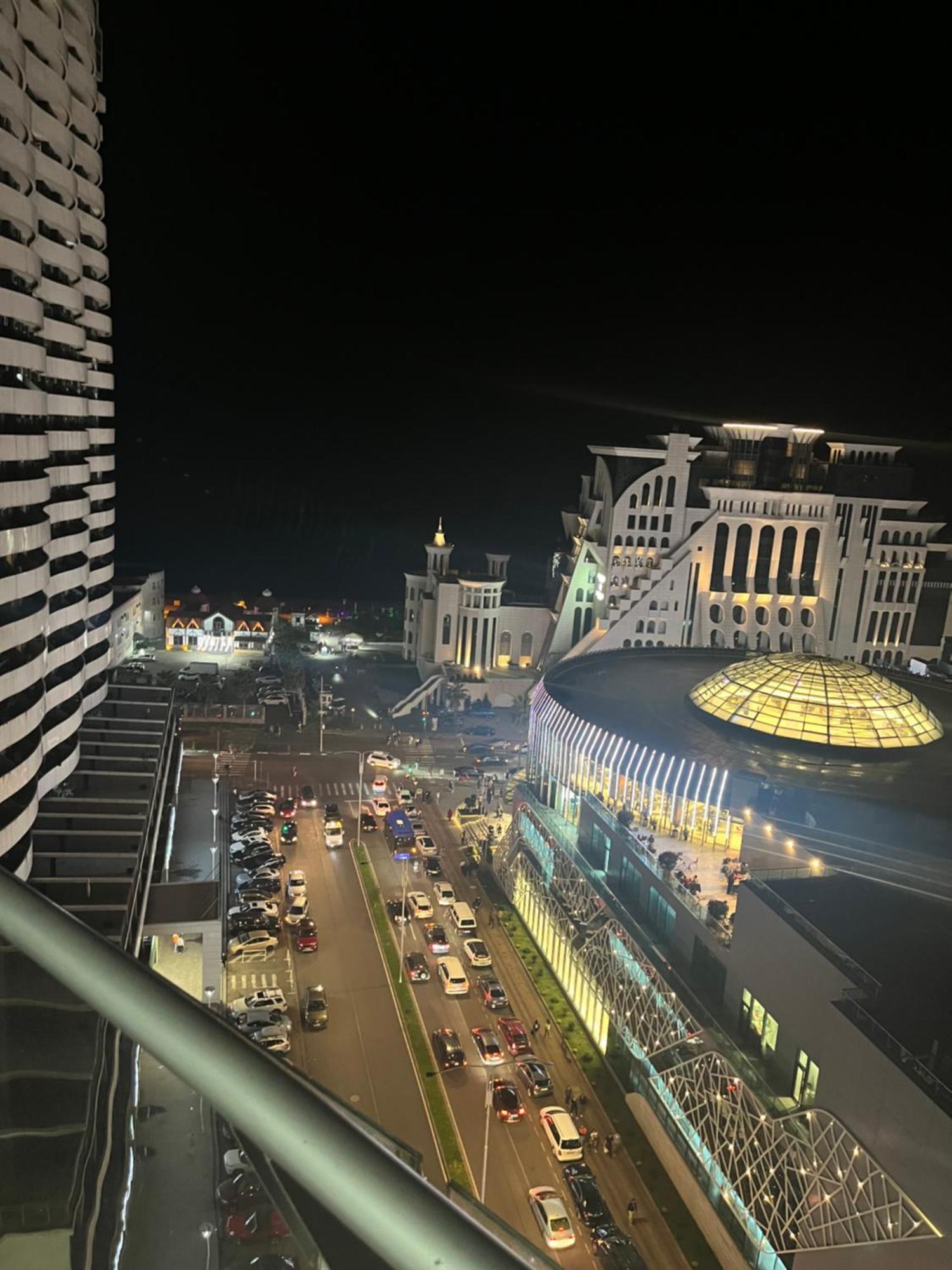 Orbi Plaza Tamara Aparthotel Batumi Ngoại thất bức ảnh